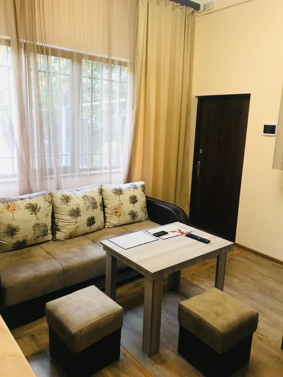 Guest house Abovyan street Erévan Extérieur photo